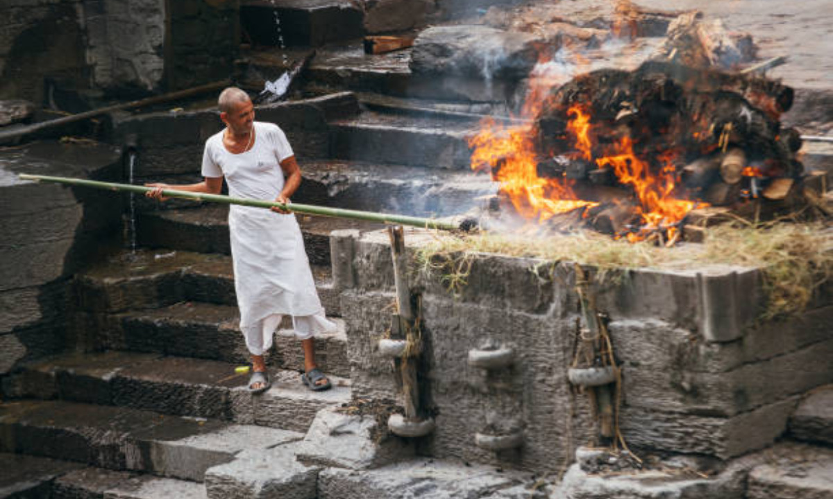 In Kolhapur traditional cremation method is preferred over gas